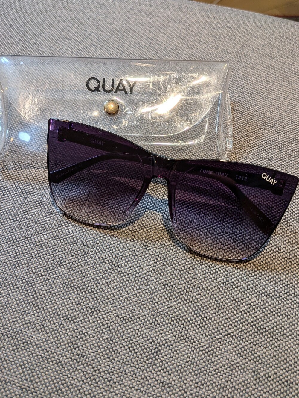 QUAY Australia Come Thru 1212 Oversized Cat Eye Shield Sunglasses